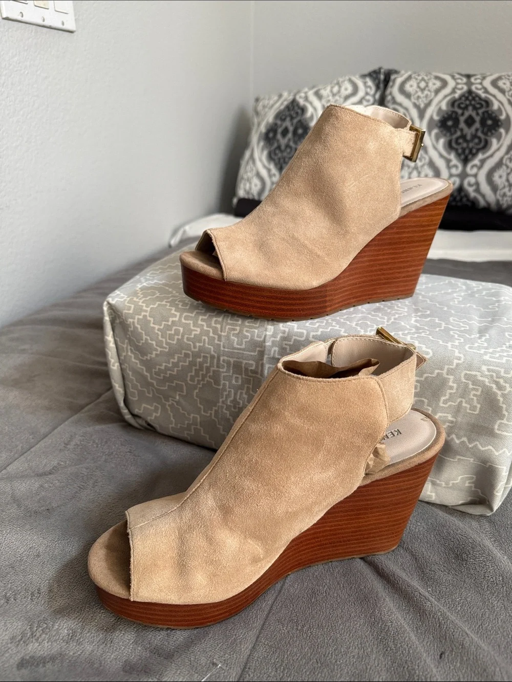 Kenneth Cole Reaction Neutral Suede Open-Toe Wedge Sandals
